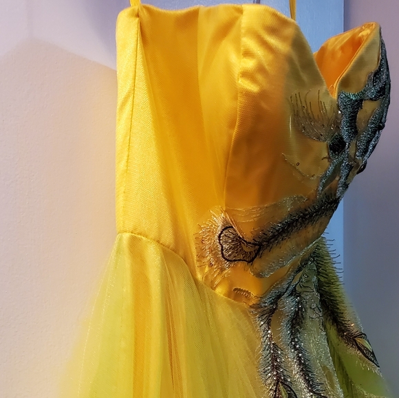 Dress - Picture 7 of 8